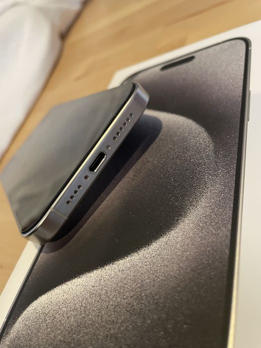 iPhone 15 pro max 256GB білий