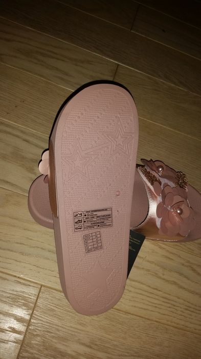 Шльопанці жіночі , шлепки Forever21