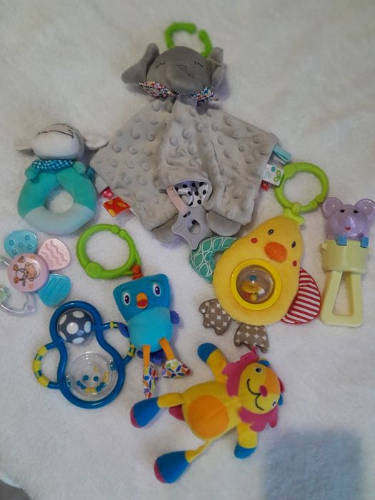 Іграшки для малюків