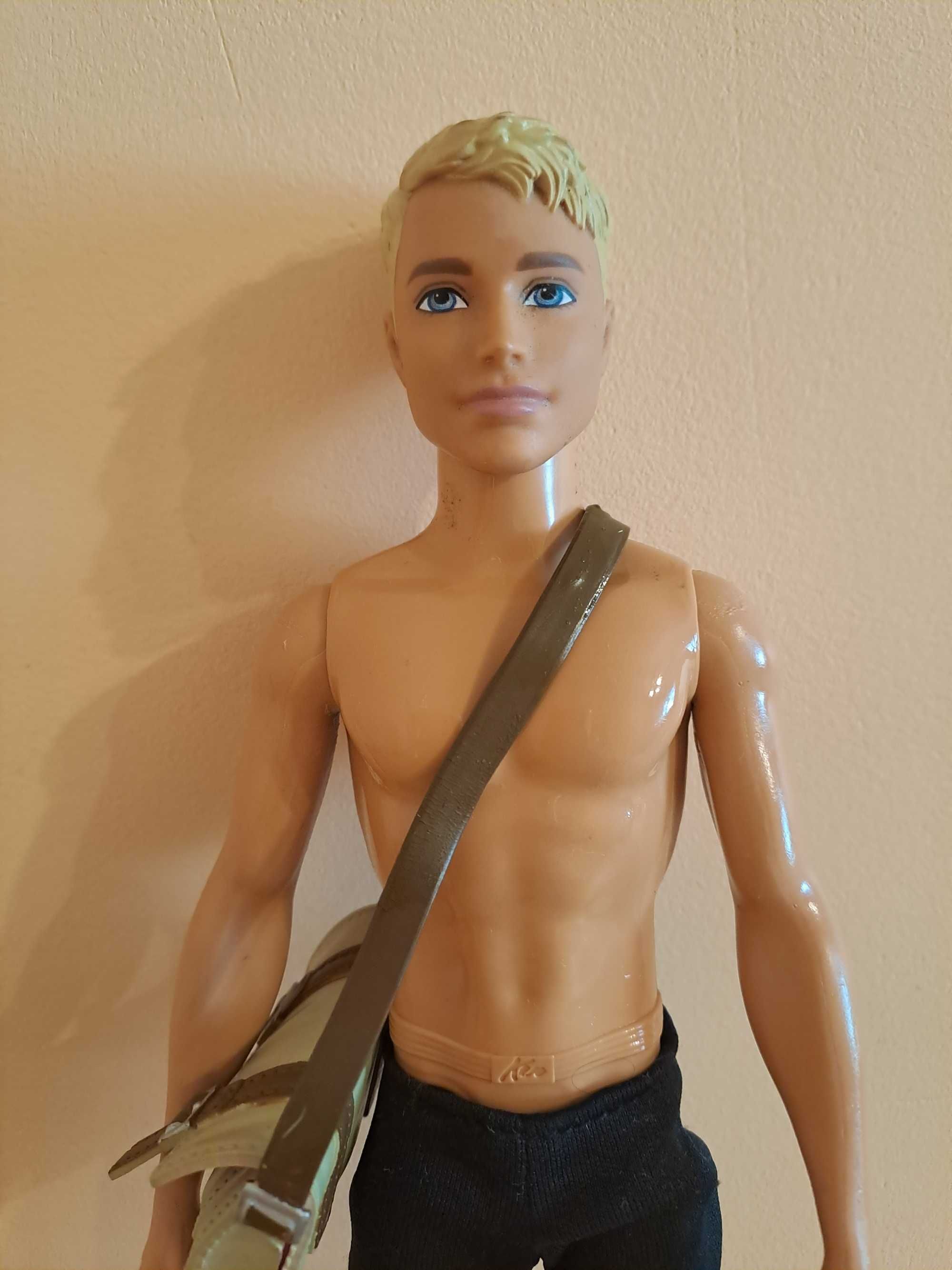 Ken - lalka z zestawu Barbie