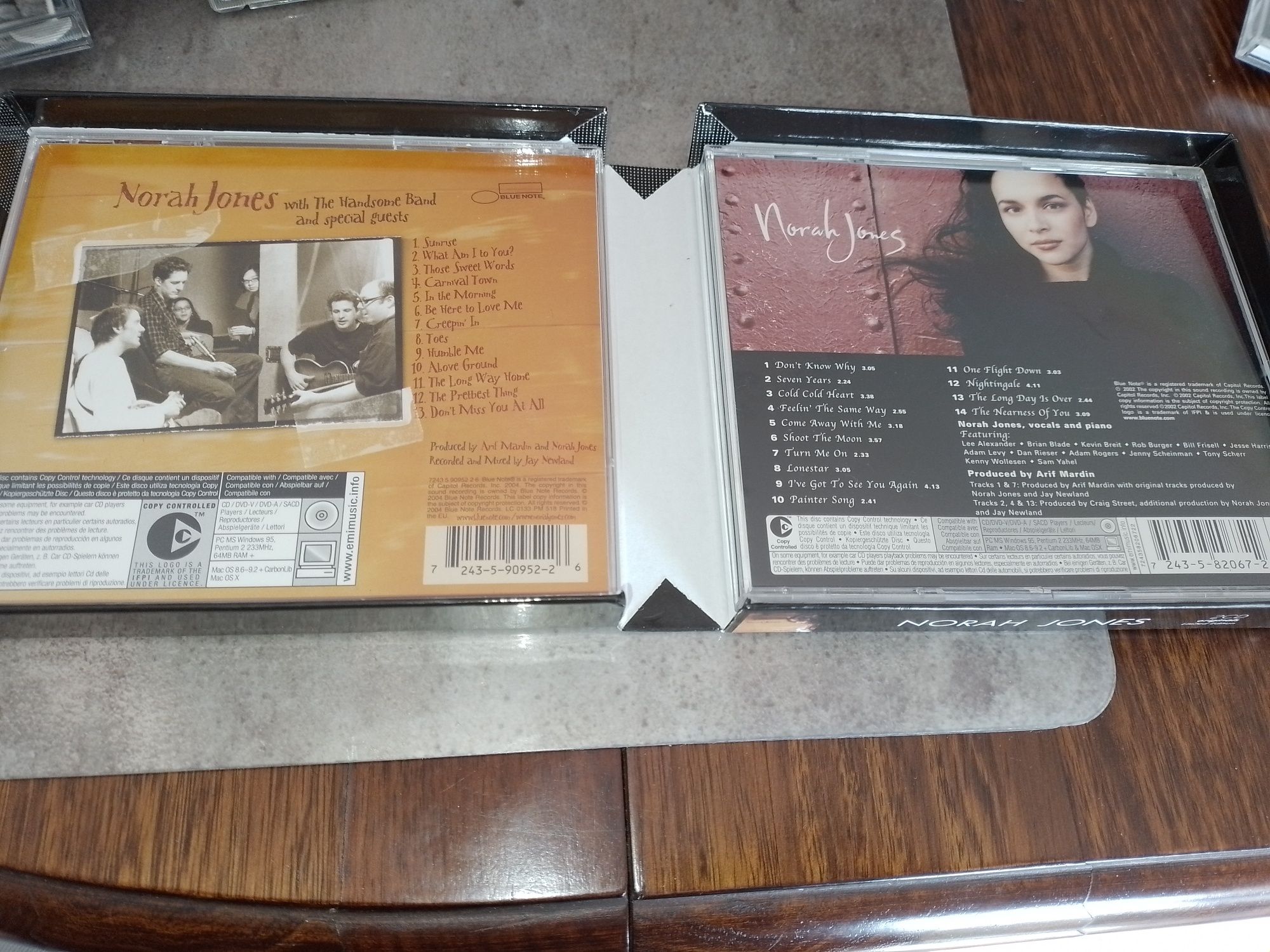 Vendo 2  CDS Norah Jones caixa fechada  Limited Edition