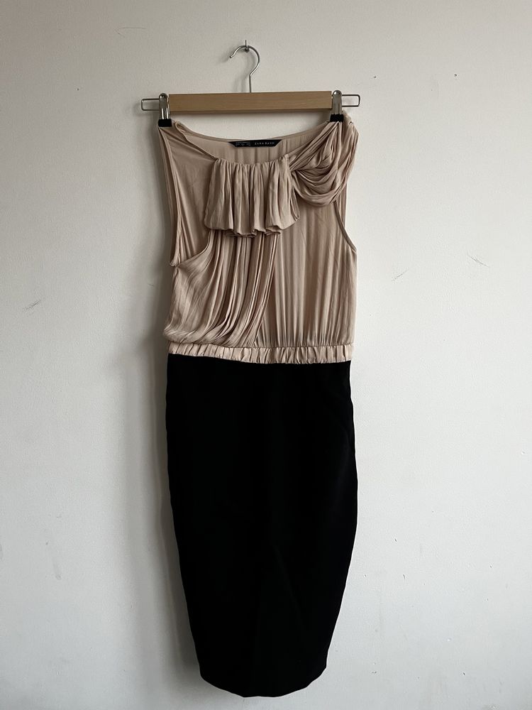 Sukienka (beżowa bluzka + czarna spódnica)