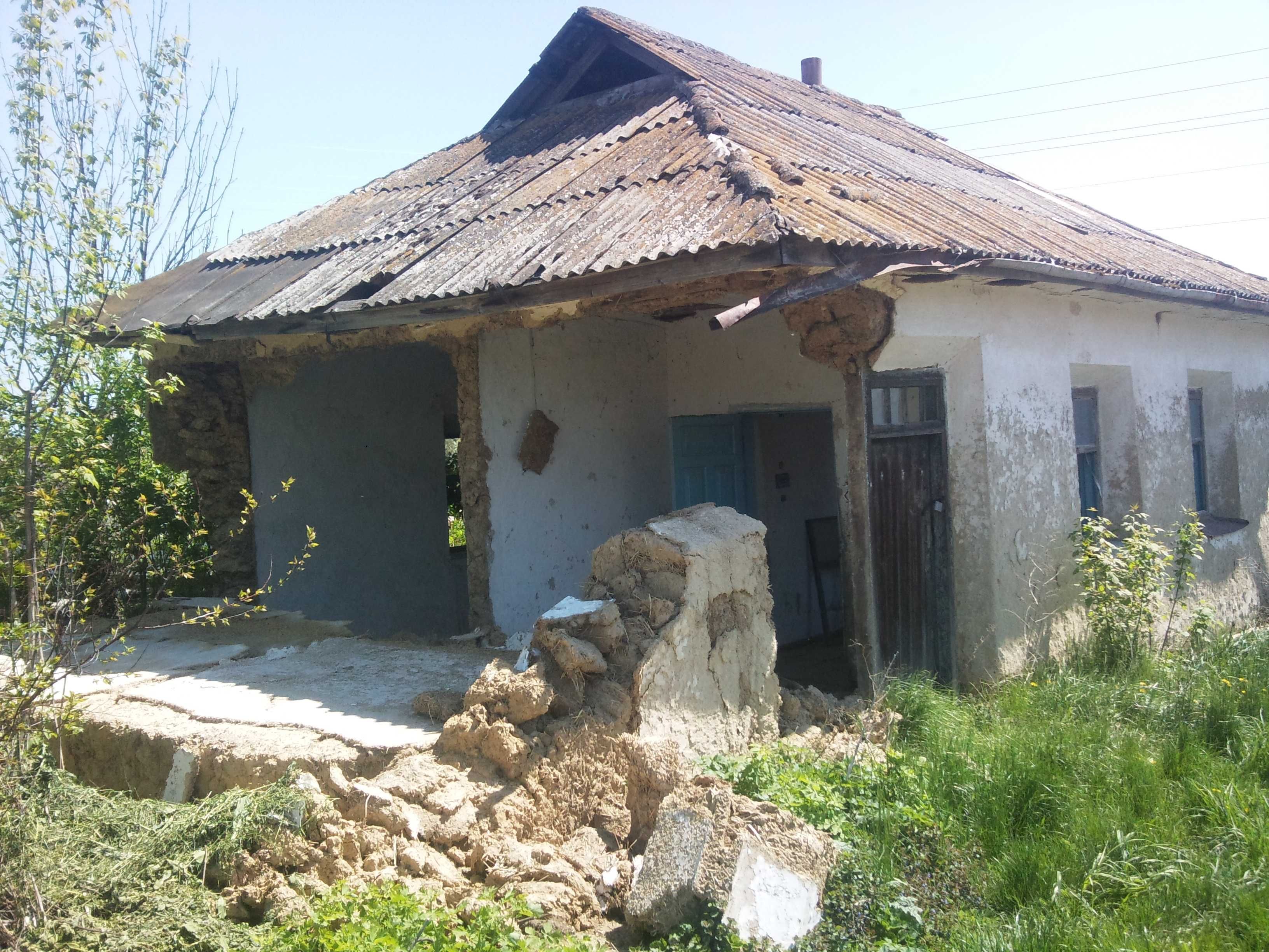 Продається будинок під реставрацію із земельною ділянкою, смт Цибулів