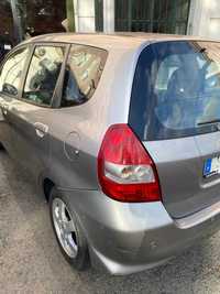 Honda Jazz de 2007 em bom estado com 104.000 km.