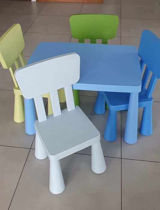 Stolik 4 krzesła IKEA  dziecięce