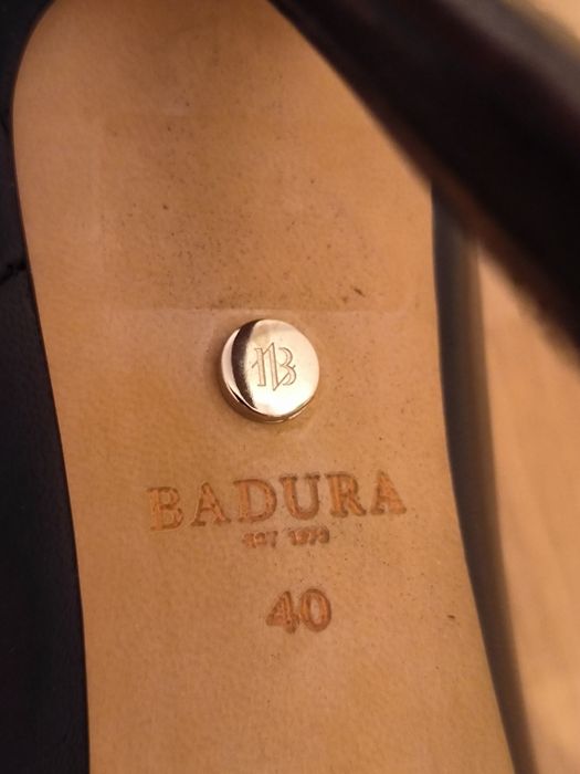 Buty na obcasie skórzane Badura r. 40
