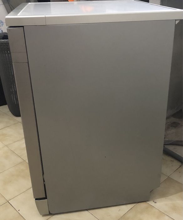 Máquina de Lavar Loiça Samsung