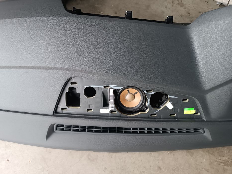 торпеда передня консоль торпедо з подушкою  Ауді Q5 80A кю5 ку5