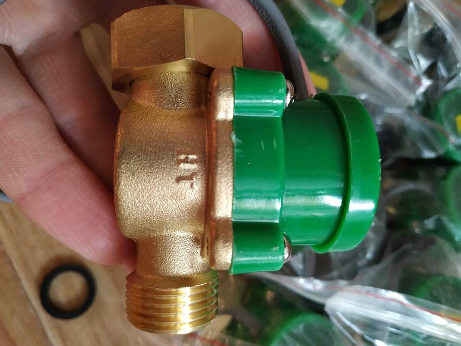 Реле контролю протоку води 3/4" для насосів, котлів, обладнання.