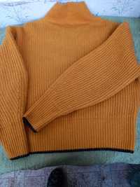 Женский теплый свитерок горчичного цвета  размер 48