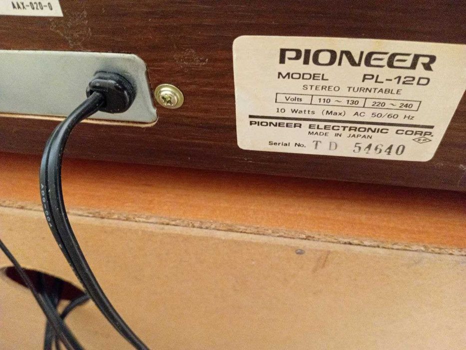 PIONEER PL-12D виниловый проигрыватель.