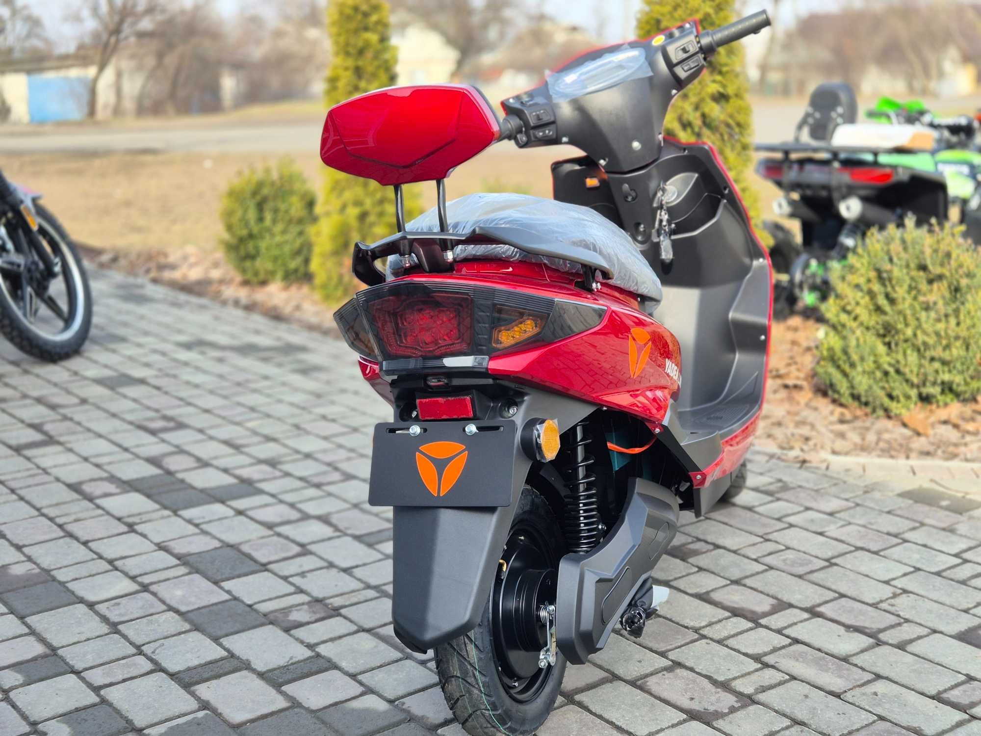 Електроскутер YADEA LUNA 1.8кВт
