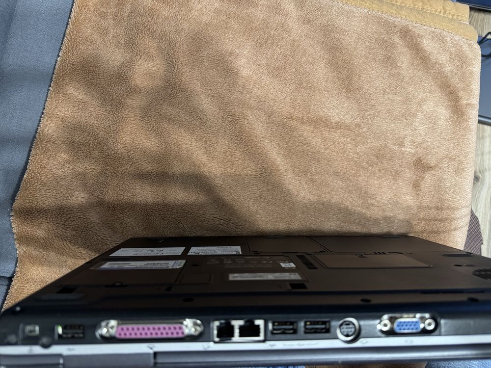 Laptop compaq nx7010 win xp