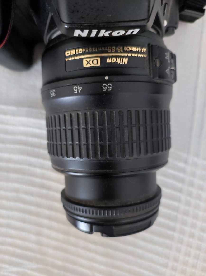 Nikon D3300 + objetiva 18-55mm