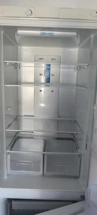 Frigorífico Indesit grande