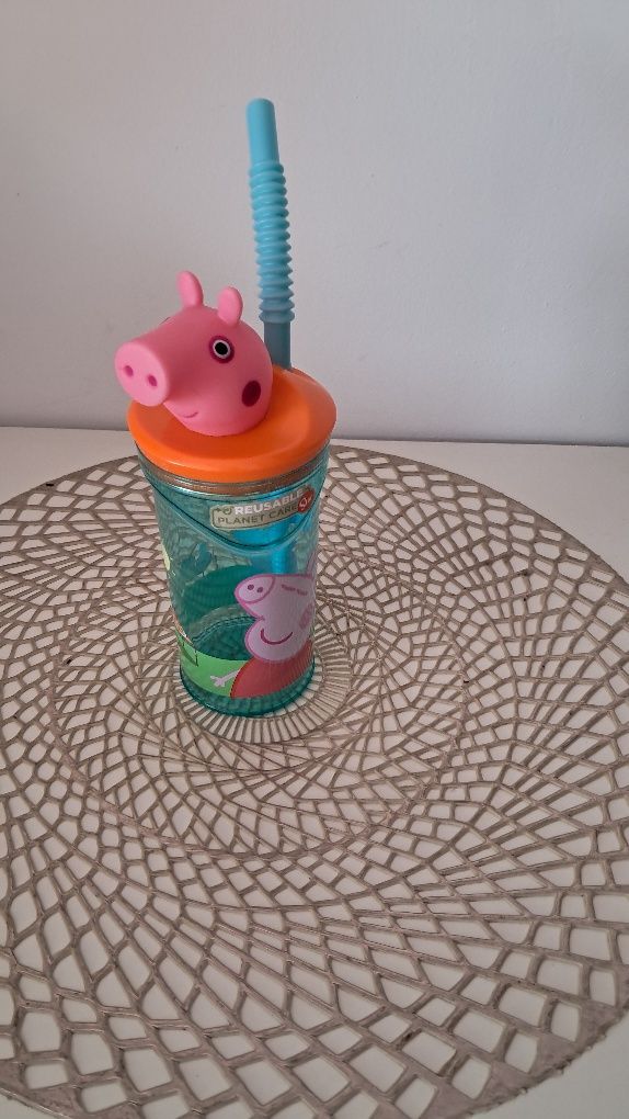 Peppa Pig kubek ze słomka i figurka