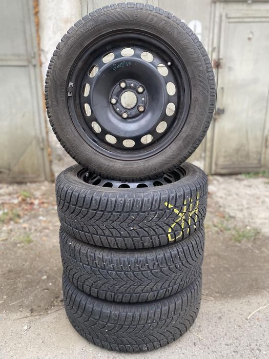 Dunlop winter sport 205/55 R16  6 мм зима 17 р на дисках VAG 5*112
