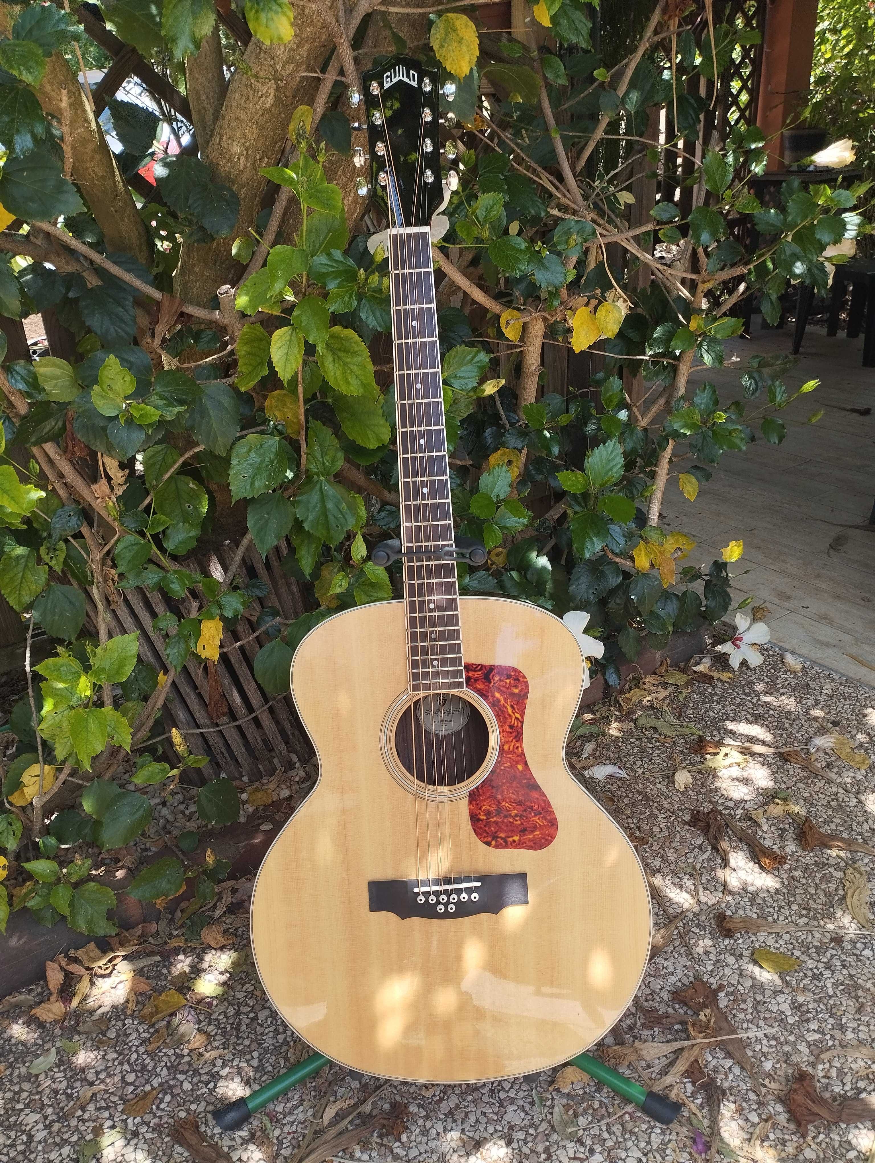 GUILD Baritone Acoustic Electric Guitar / Guitarra