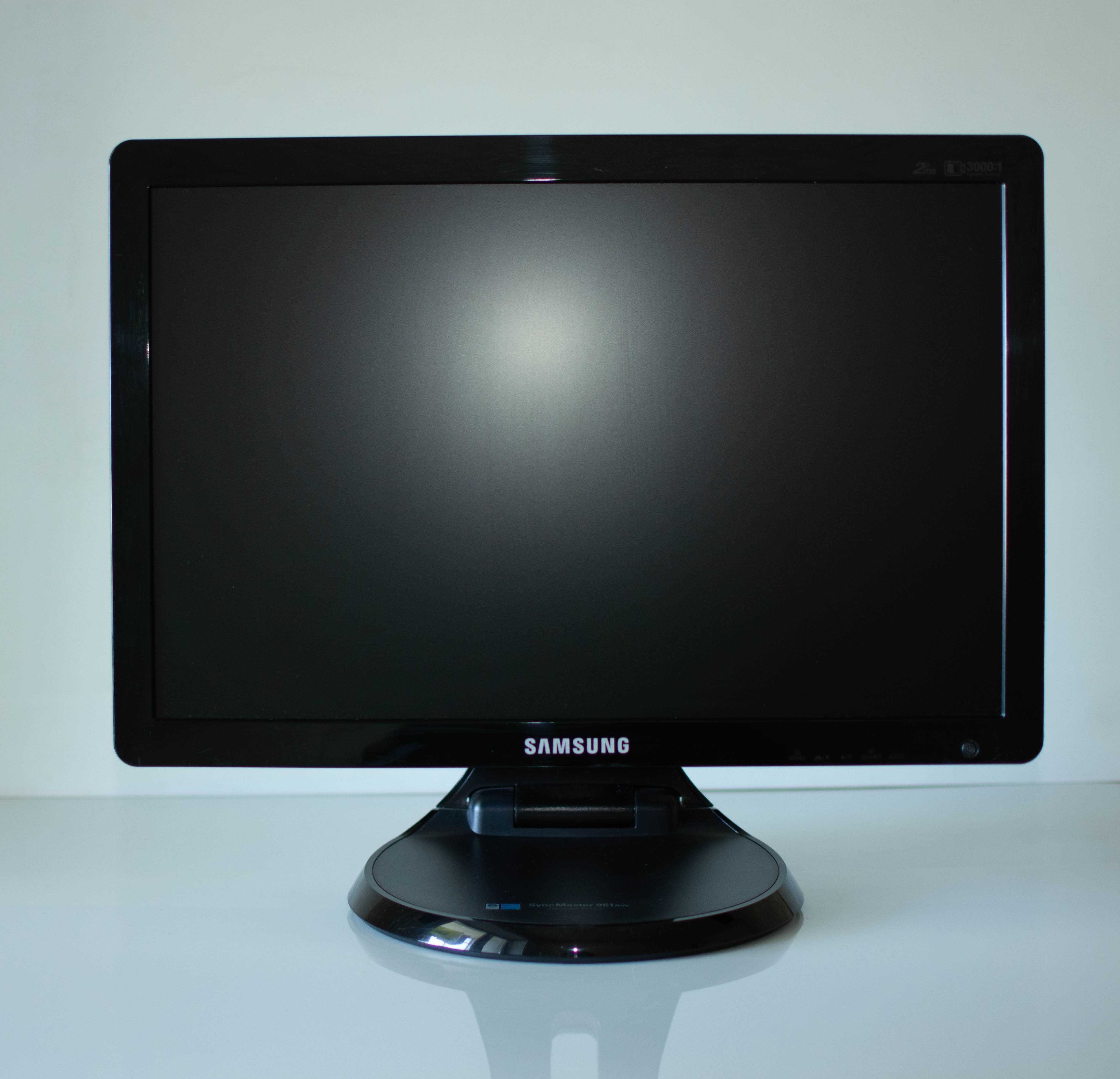 Монітор Samsung 961 BW