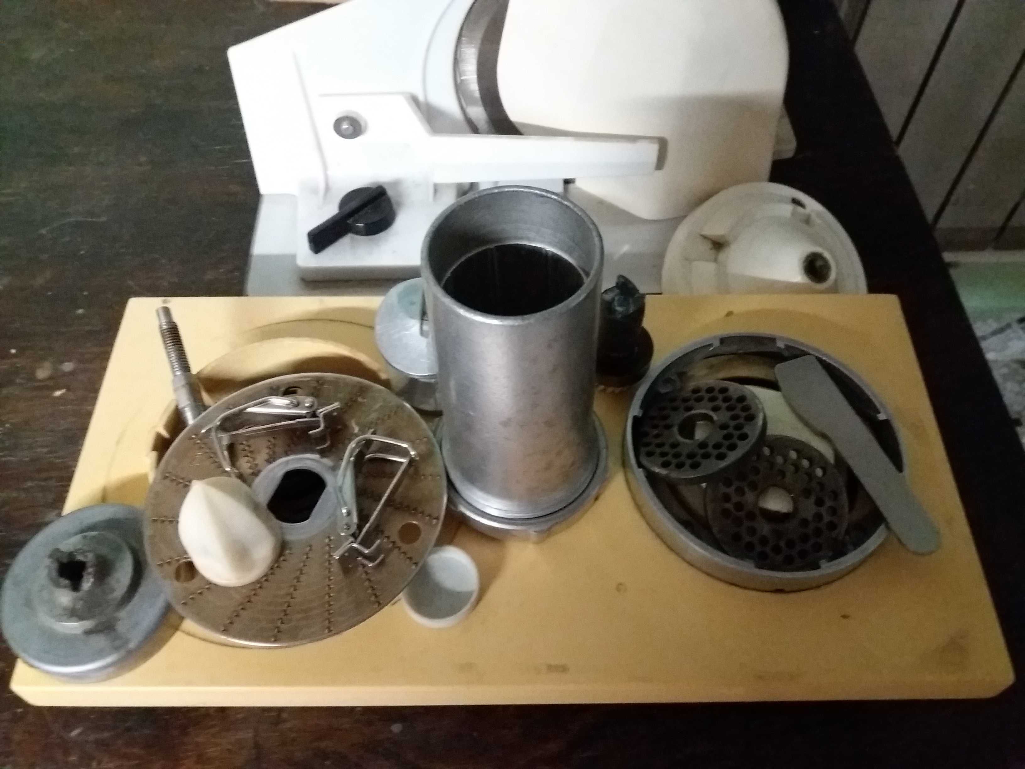 Komet KM8 krajalnica do chleba + podstawa robota + różne elementy DDR