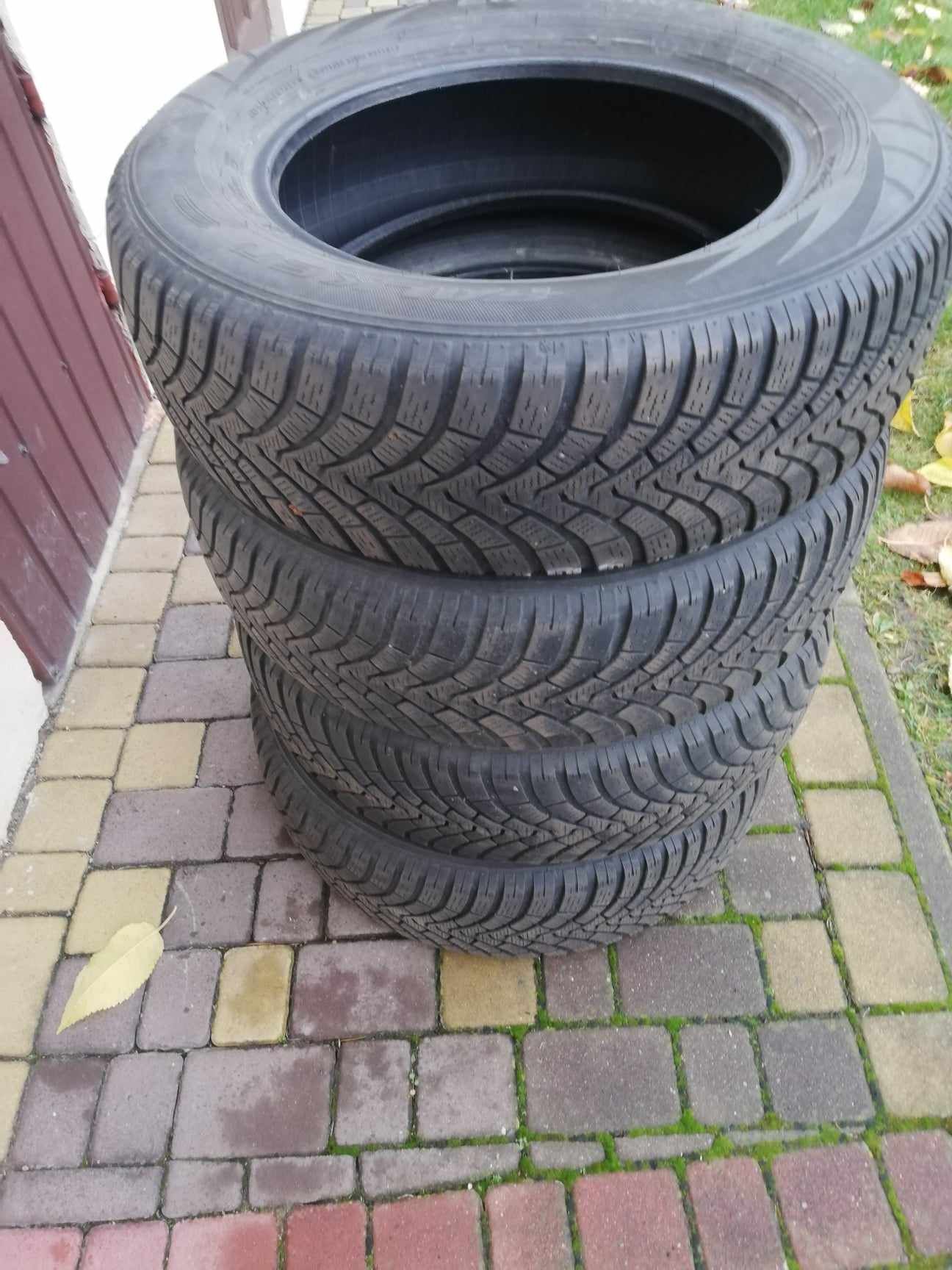 Falken eurowinter 225/65/17