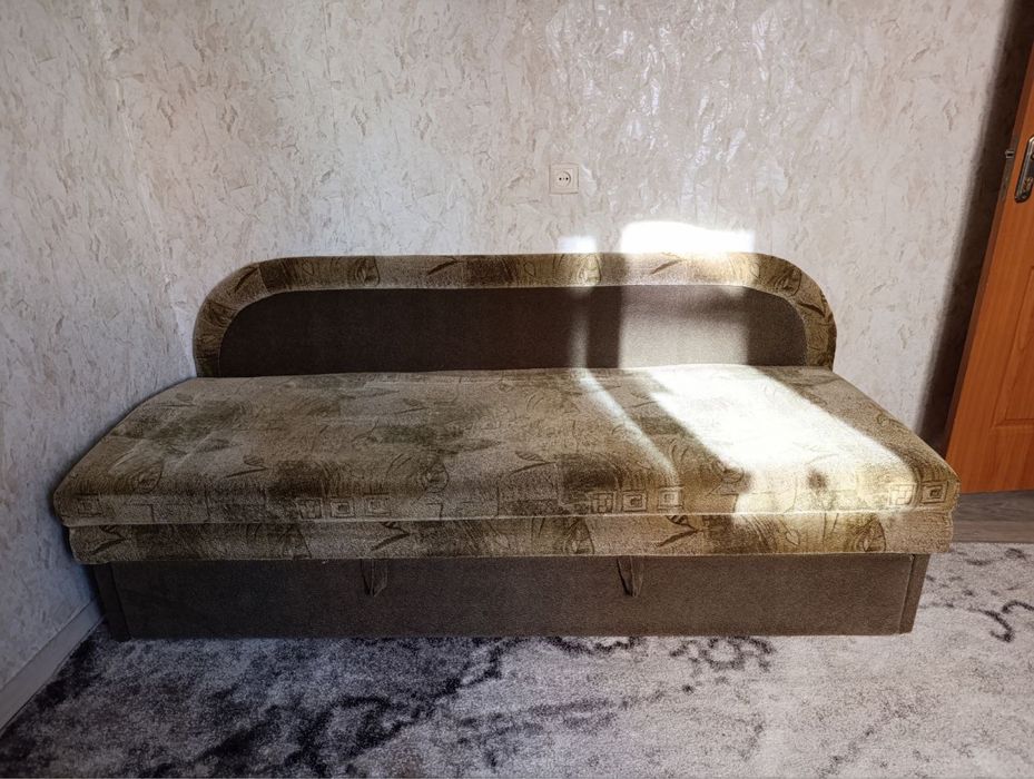 Продається диван в гарному стані