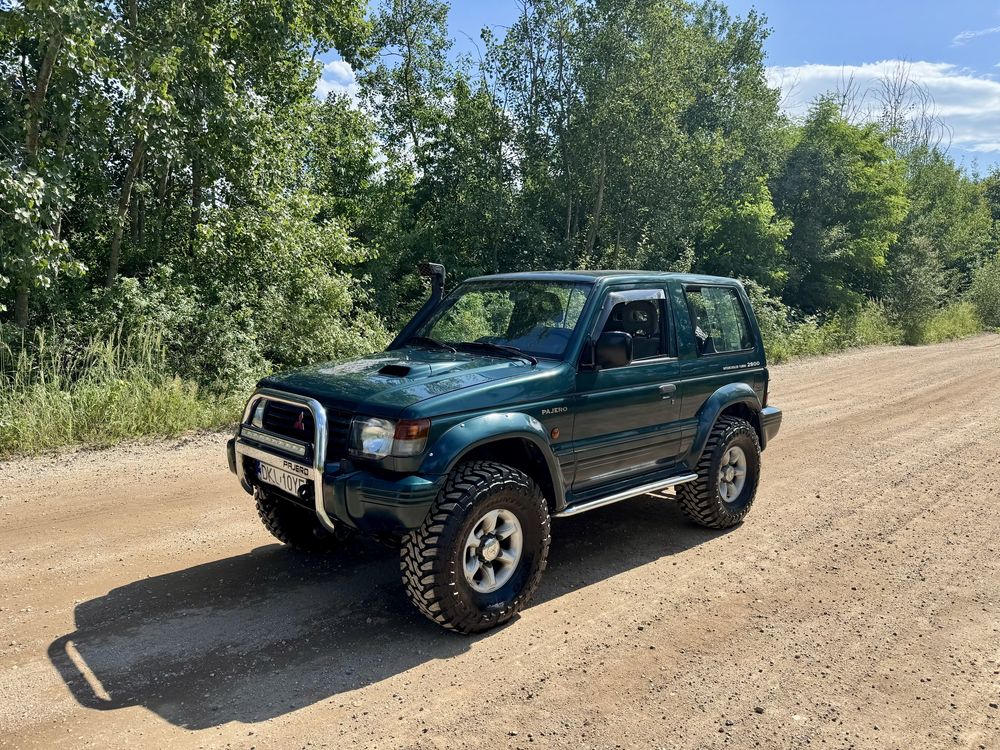 Mitsubishi Pajero II 2800td 4x4 SuperSelect 1998r 3 drzwi