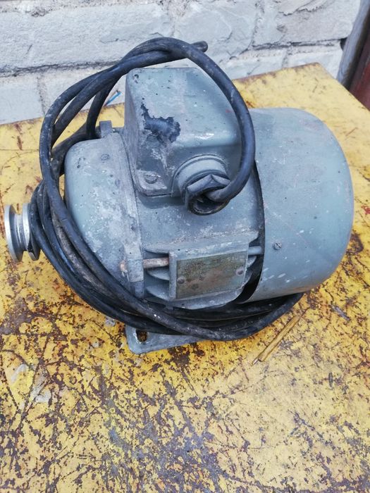 Starocie stary-maly- silnik elektryczny