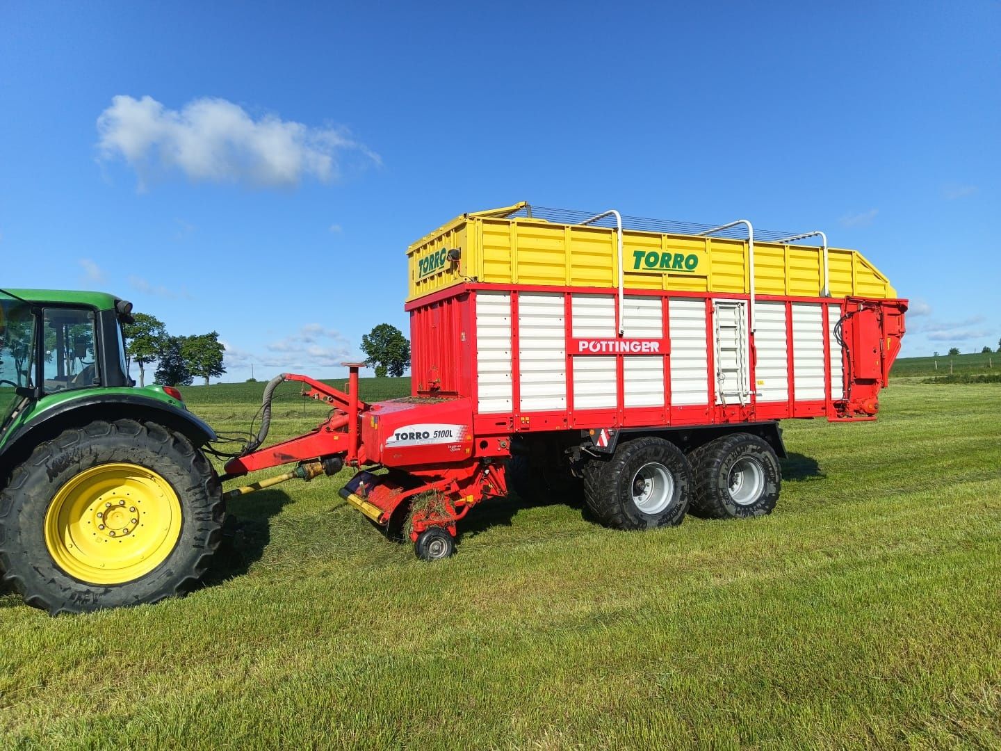 Przyczepa samozbierająca Pottinger Torro 5100 Jumbo Strautmann Giga
