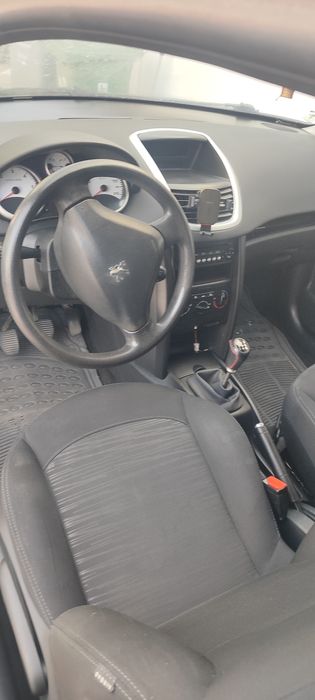 Peugeot 207 comercial