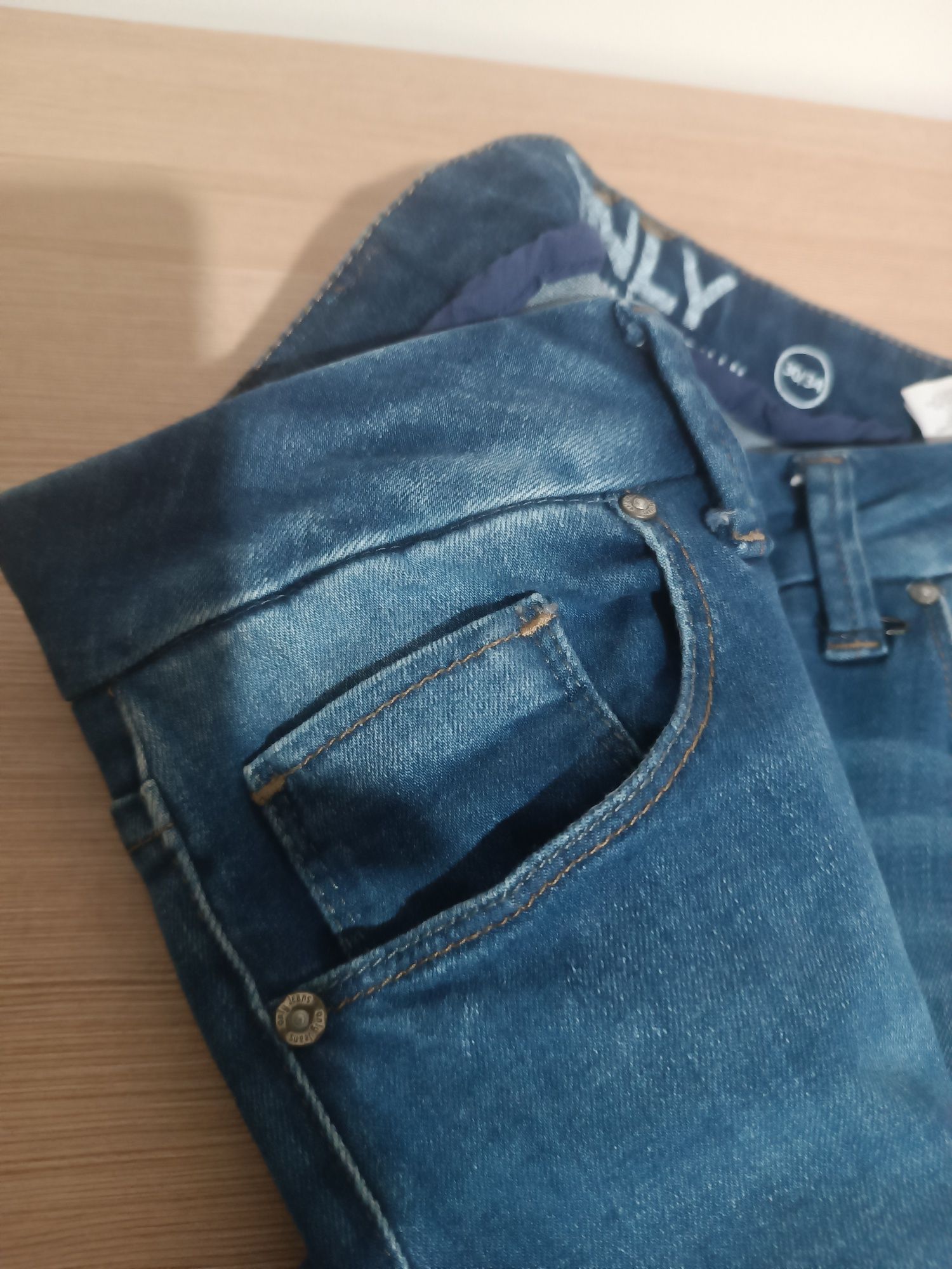 Damskie jeansy firmy ONLY nowe rozmiar 30/34 Long