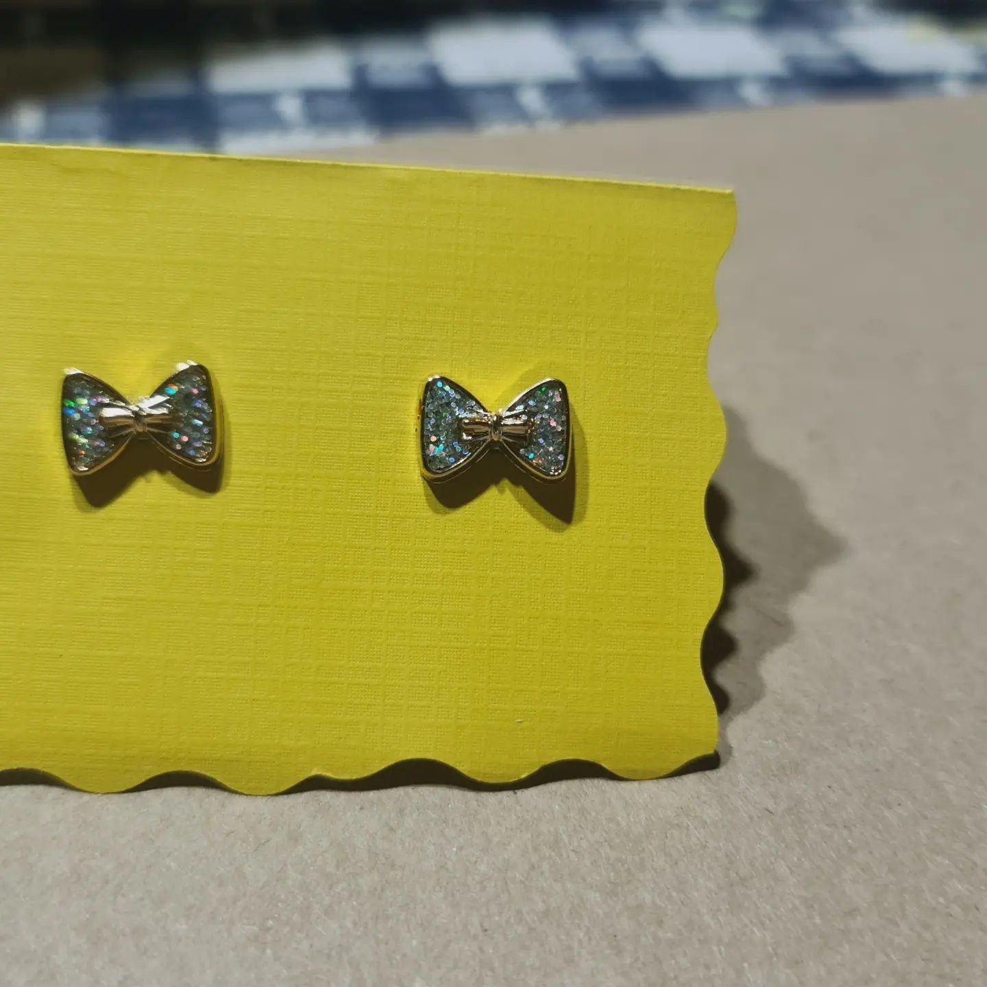 Brincos novos lara entrega