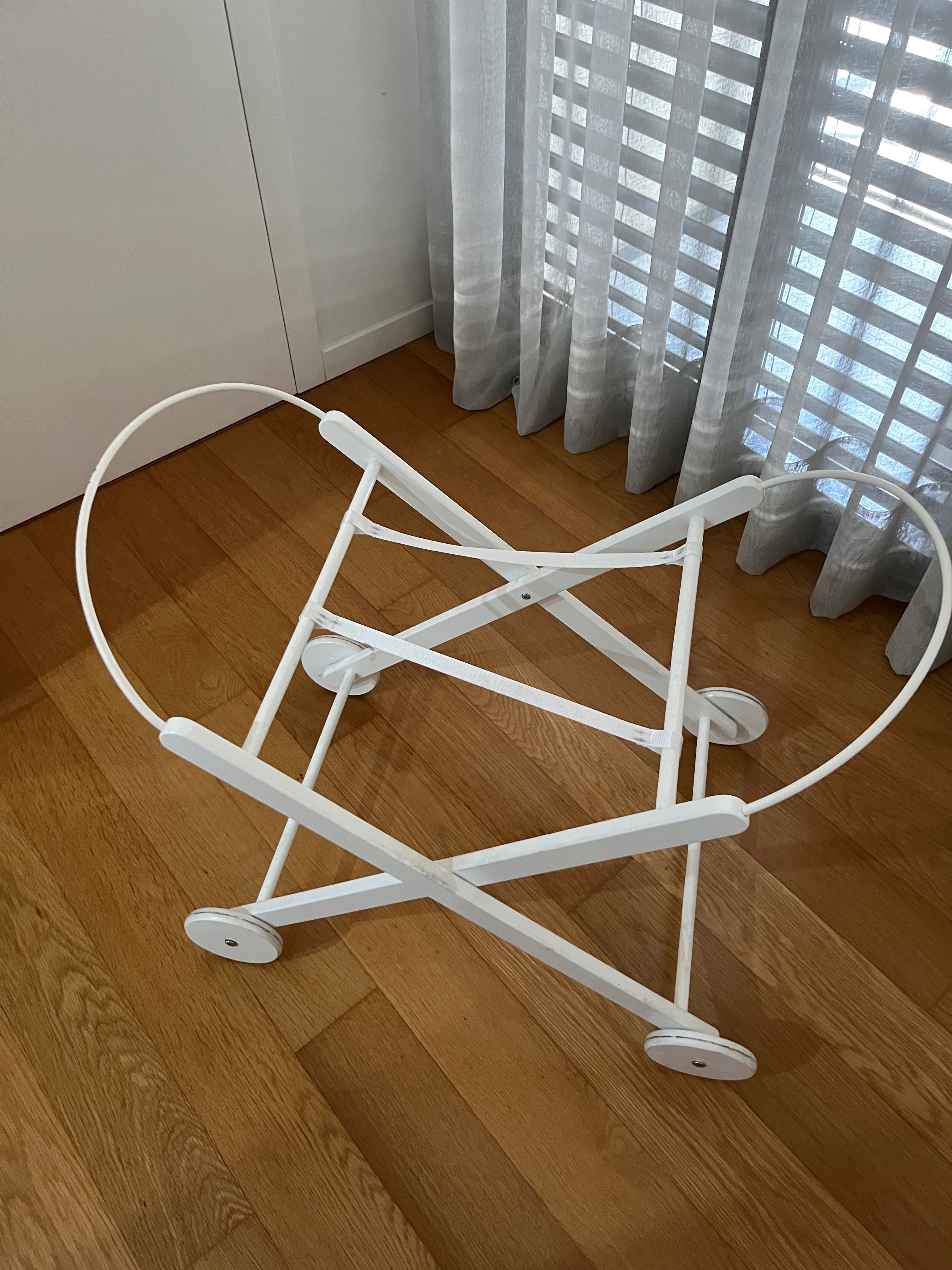 Alcofa bebé com suporte