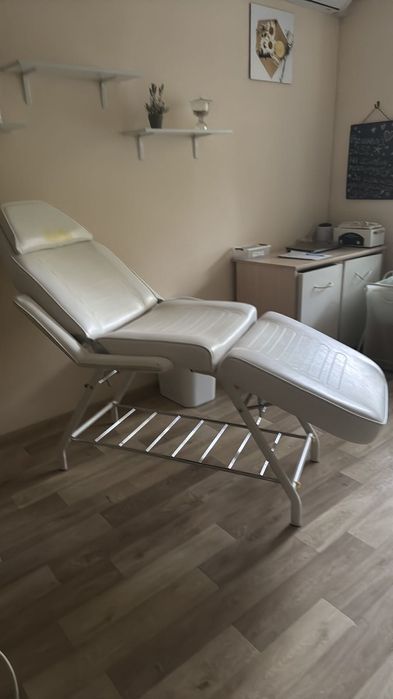Кушетка масажна, косметологічна, педикюр
