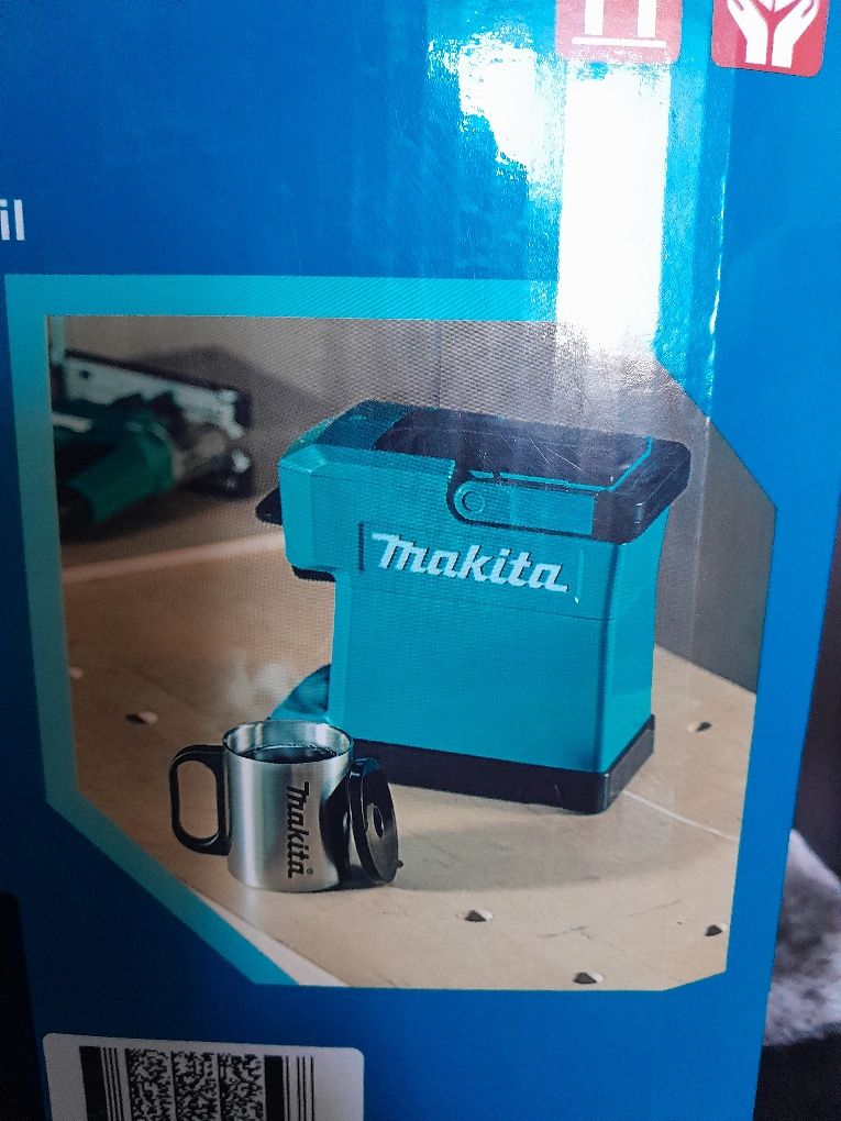 Nowy Auromat do kawy makita dcm501z