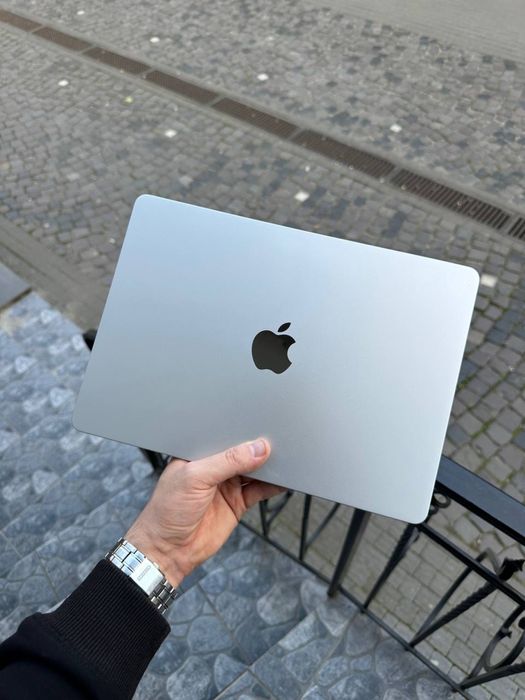 MacBook Air 13’ 2025 M4 16ram 256ssd Midnight Silver NEW Open Box