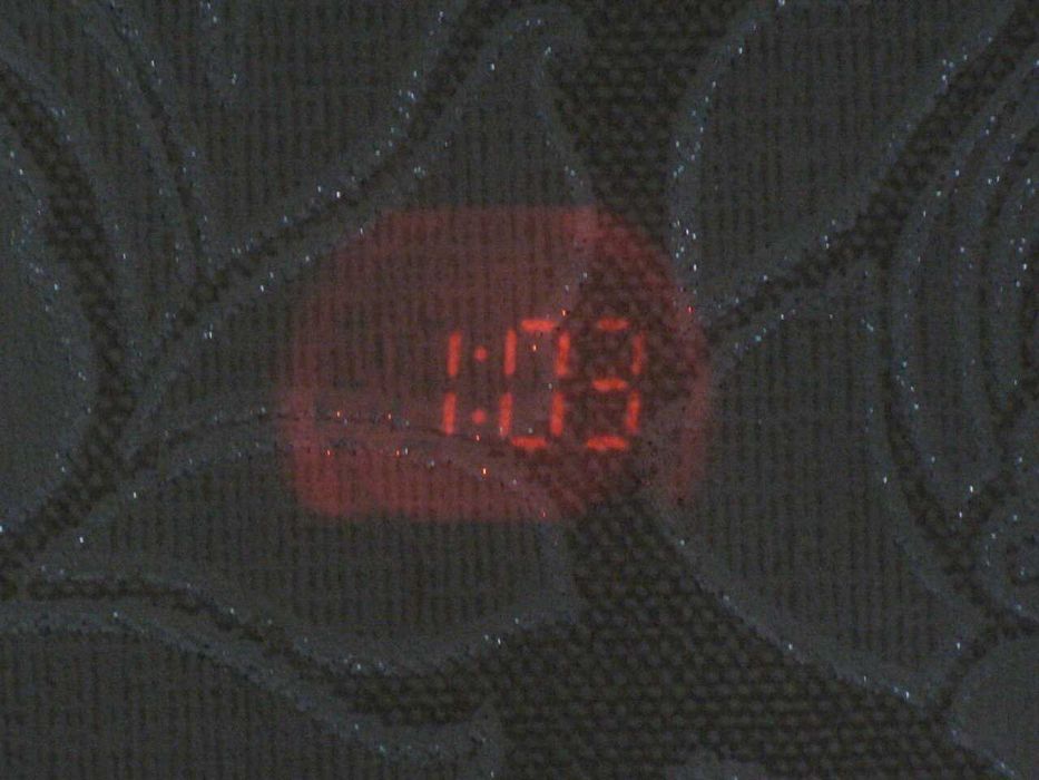 Годинник з радіо Soundmax SM-1517 + проекція часу на стелю або стіну