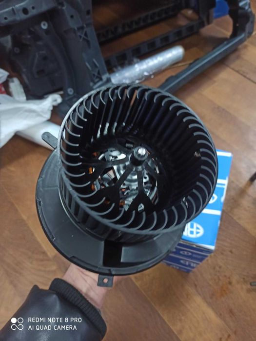 Моторчик печки новый Полкар Caddy Skoda Golf Passat Touran