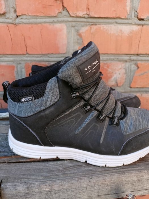 Дитяче підліткове якісне взуття Treksta, Everest, Nike, Merrell