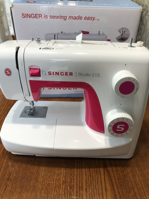 Швейна машинка Singer