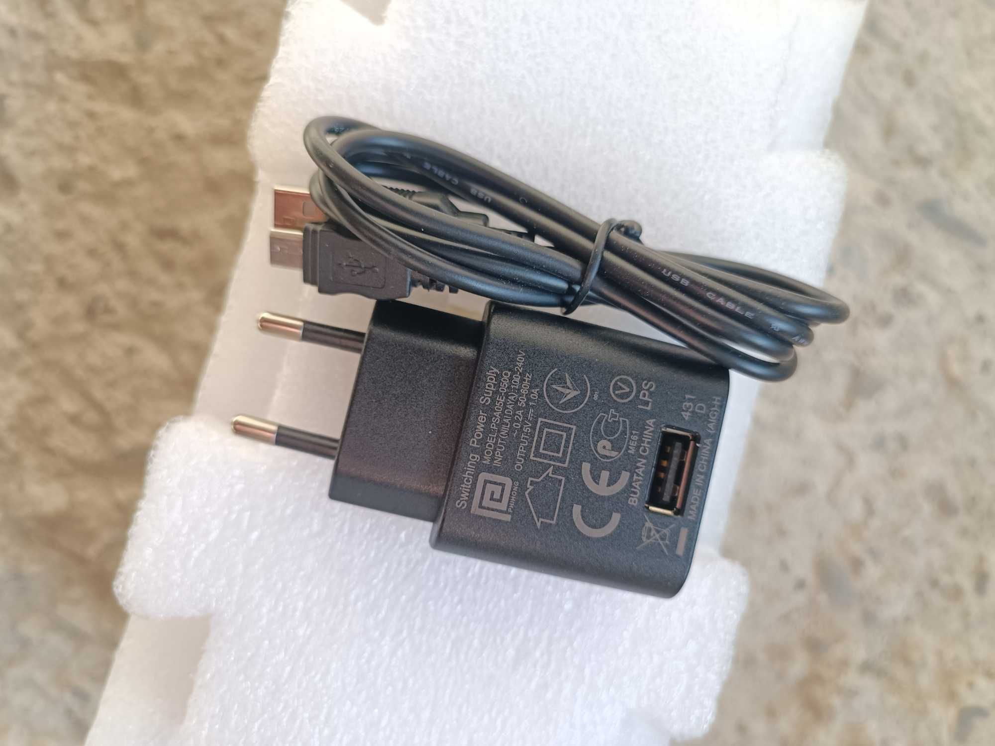 Зарядка usb для телефону