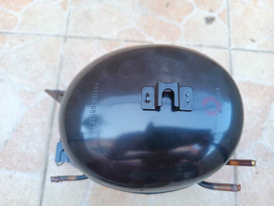 Компрессор холодильника Indesit Б/У