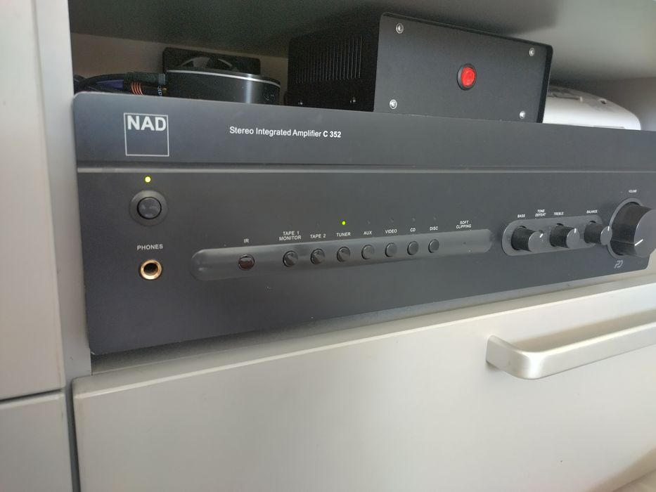 Усилитель NAD c352