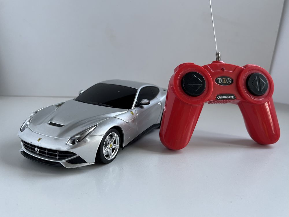 Rastar samochód sterowany Ferrari F12berlinetta 1:24 R/C