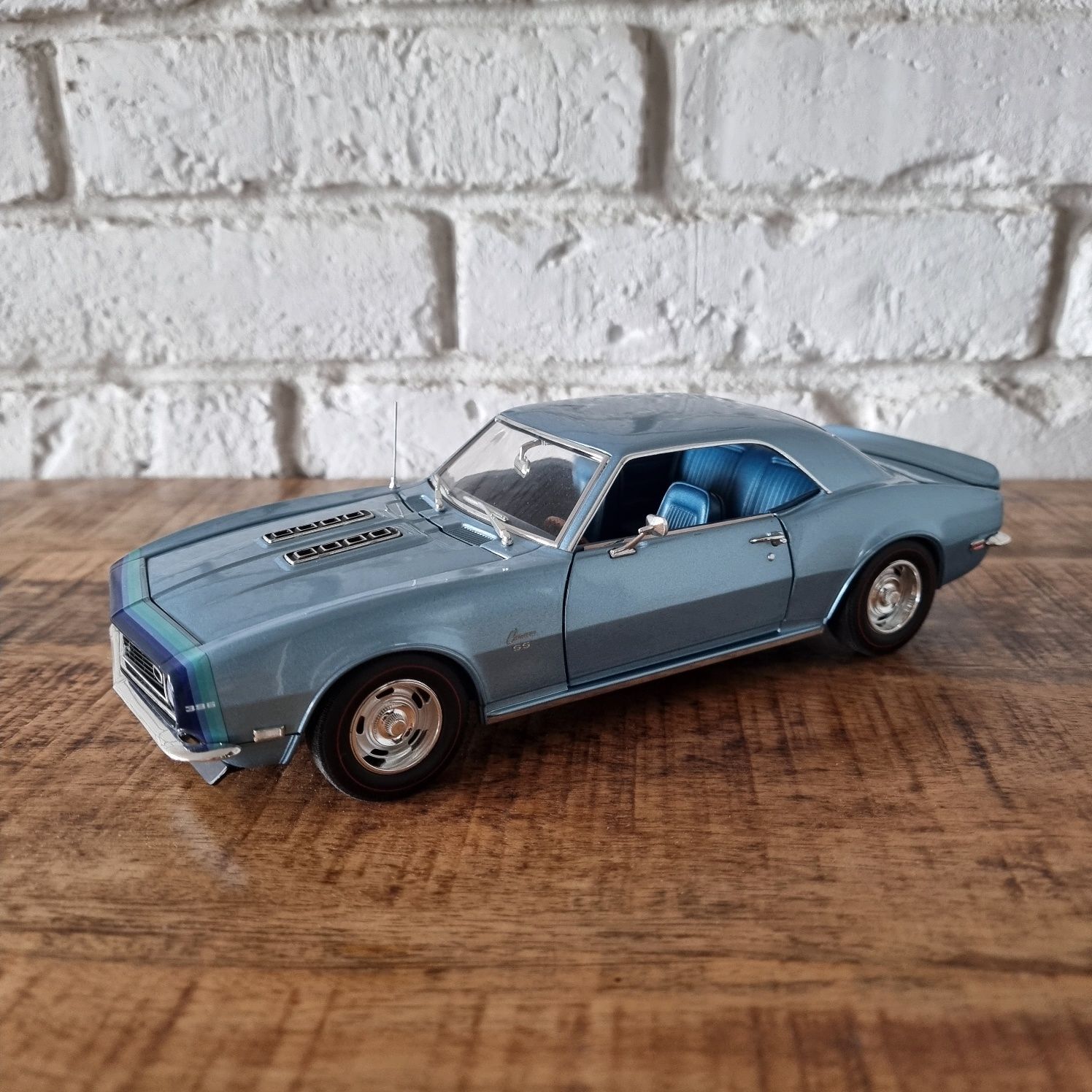 Chevrolet Camaro 68 ACME 1:18