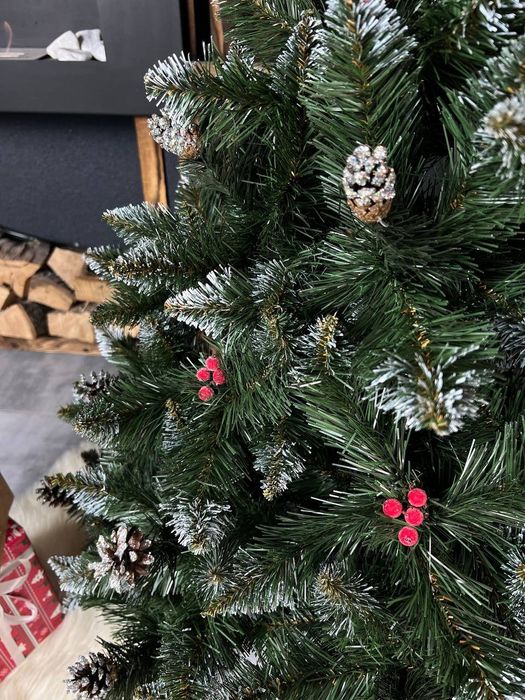 ялинка Елітна з шишками та калиною 1,3м. (червона) в коробці