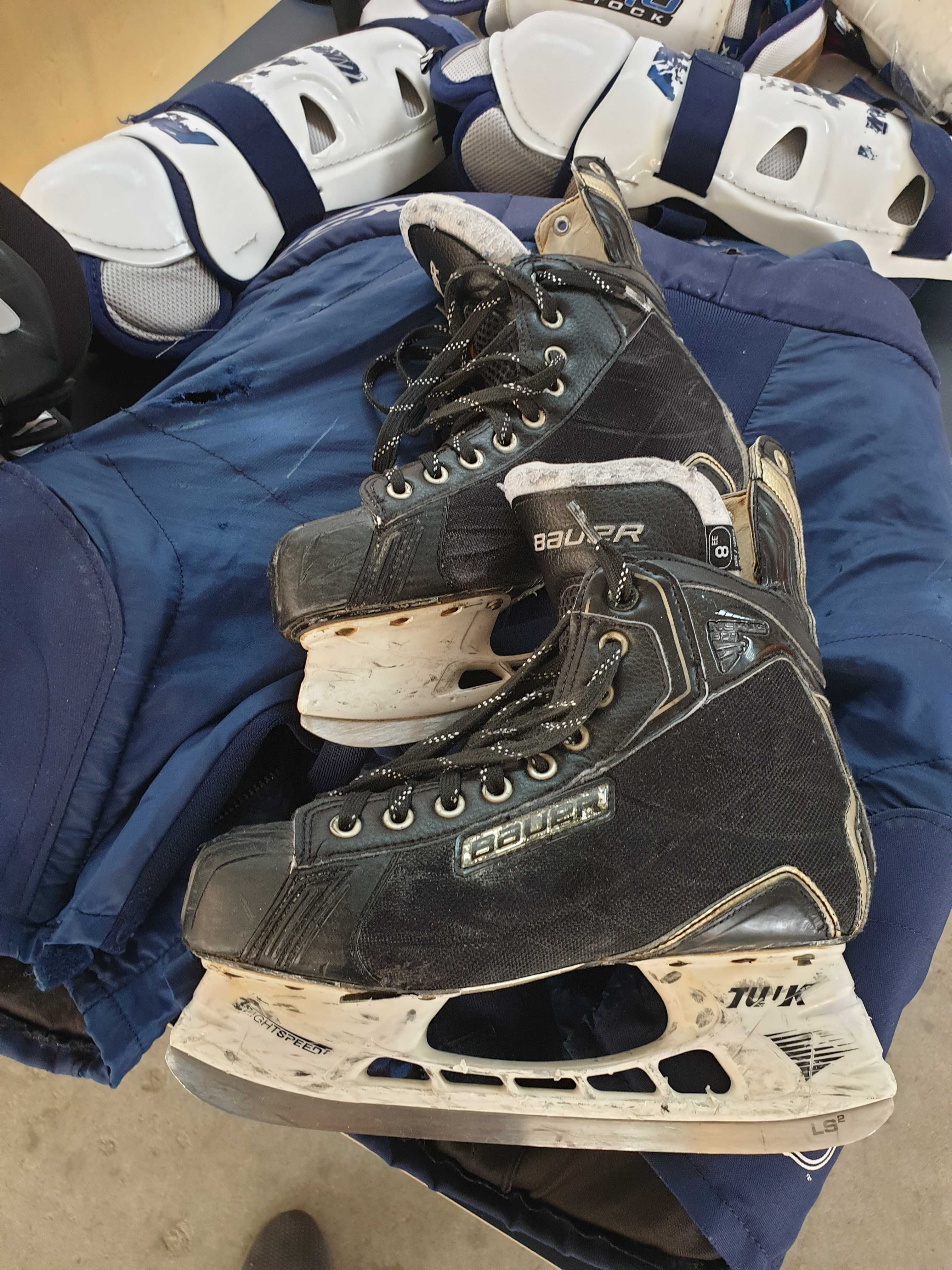 Sprzęt do hokeja, łyżwy, kaski, ochraniacze, kij oraz torba