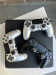 PlayStation 4 Slim + 3 pady + FIFA 21 & FIFA 23 – bardzo dobry stan