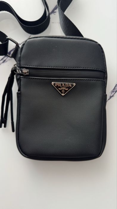 Nerka saszetka etui case ipad regulowany pasek czarna Prada Milano NEW
