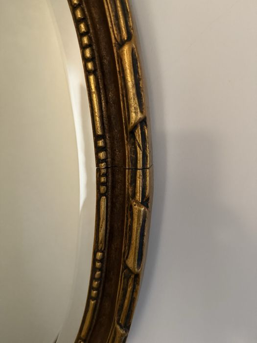 Espelho oval antigo em talha dourada 99 x 36 cm Areeiro Lisboa